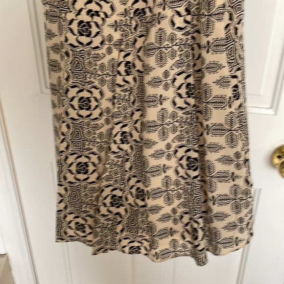 Elizabeth and James silk sleeveless top with pleated back - Picture 12 of 12